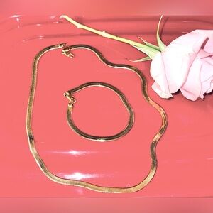 NWT Gold Necklace & Matching Bracelet